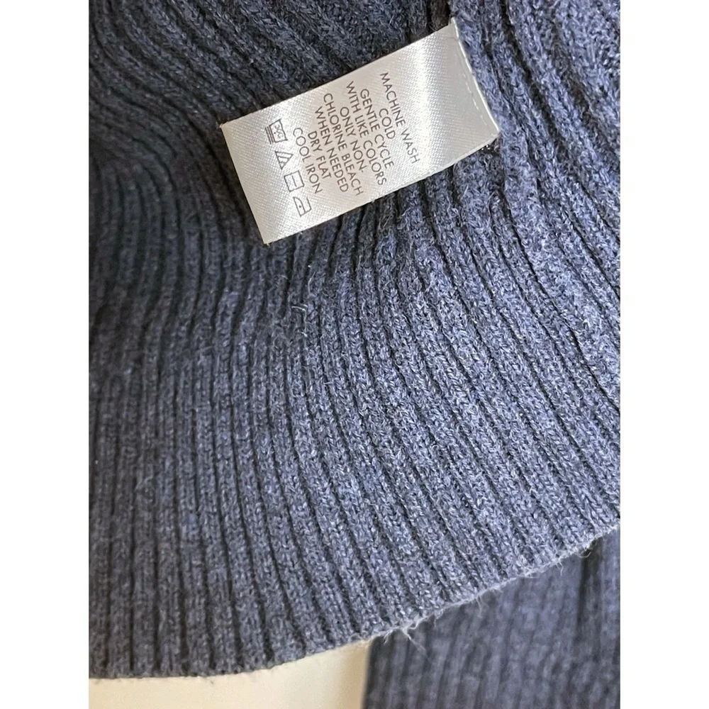 Calvin Klein Men's Blue 1/4 Zip Pullover Sweater - Large